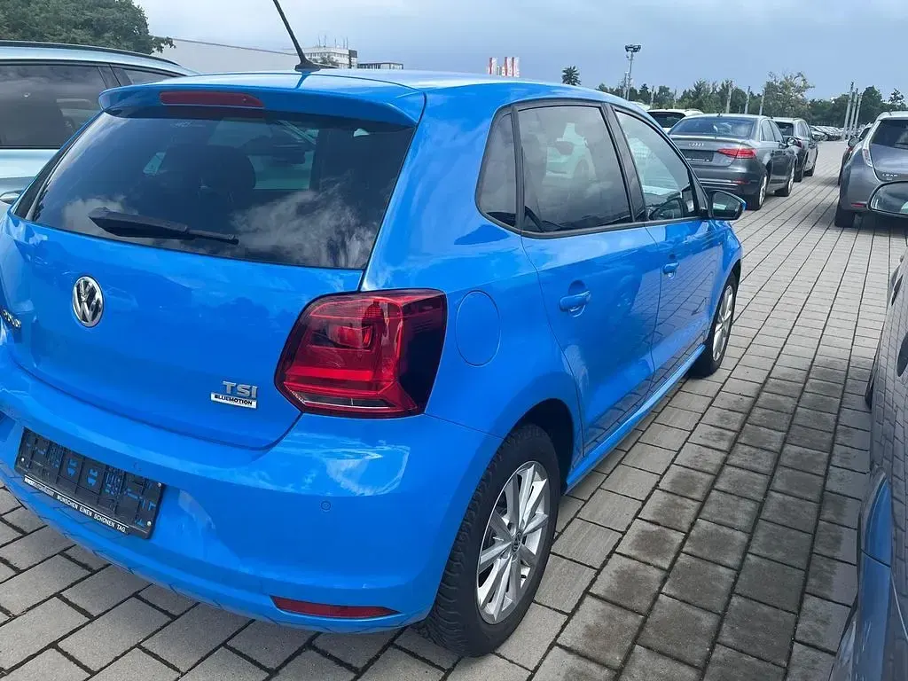 Gebraucht VW Polo LOUNGE 90 PS (66 kW) 2016 Blau Limousine