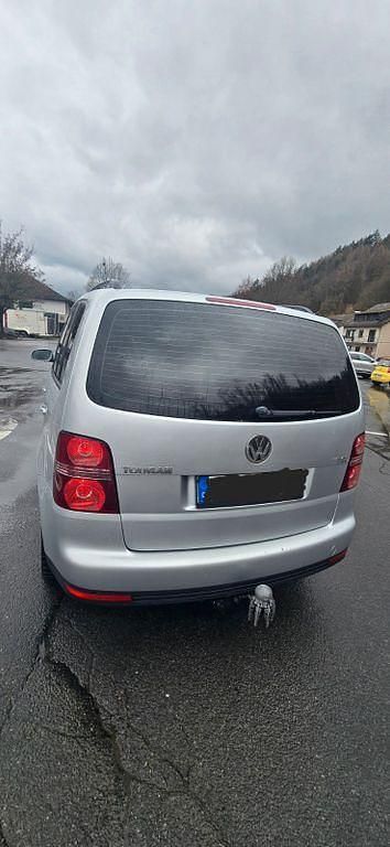 Gebraucht VW Touran 140 PS (102 kW) 2007 Silber Van / Kleinbus