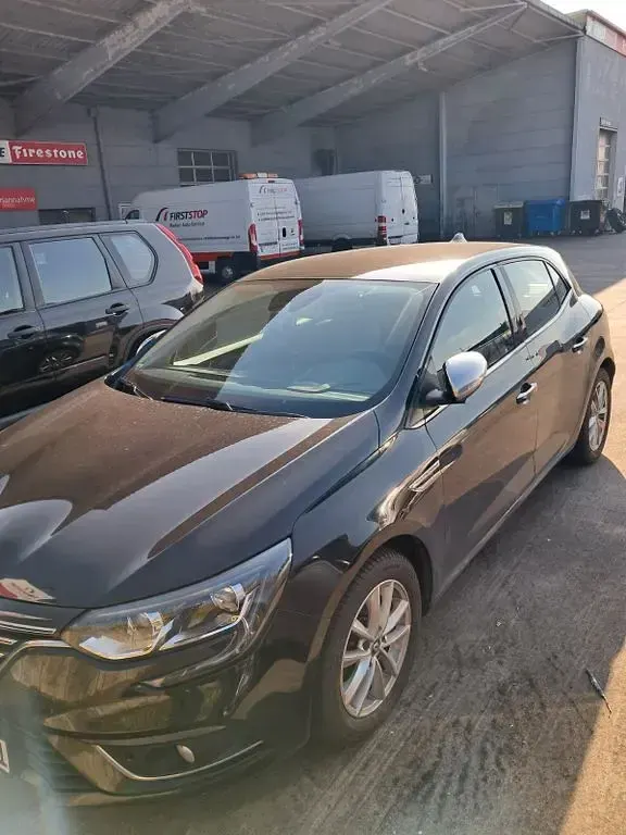 Używany Renault Mégane Intens 132 KM (97 kW) 2017 Czarny Sedan/Limuzyna