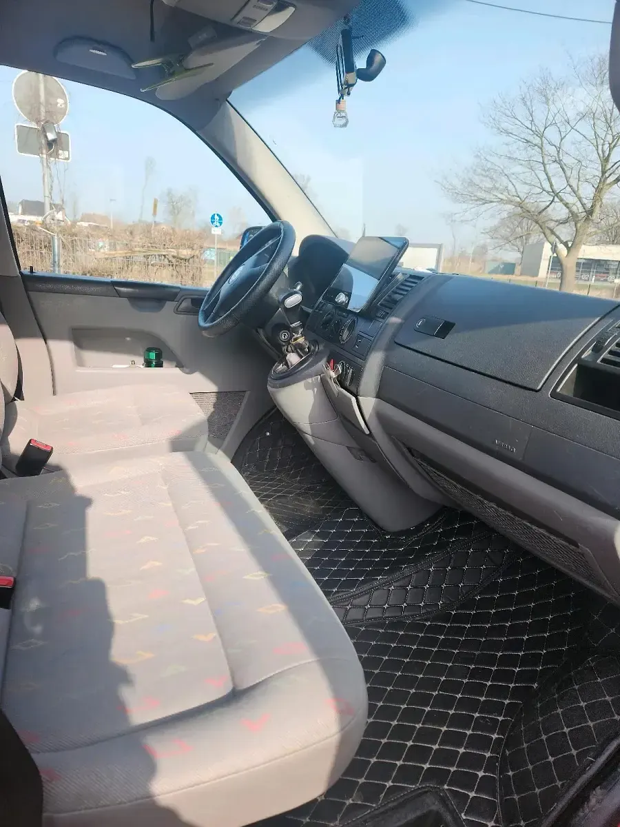 Usata VW Caravelle 128 CV (94 kW) 2005 Rosso Furgone