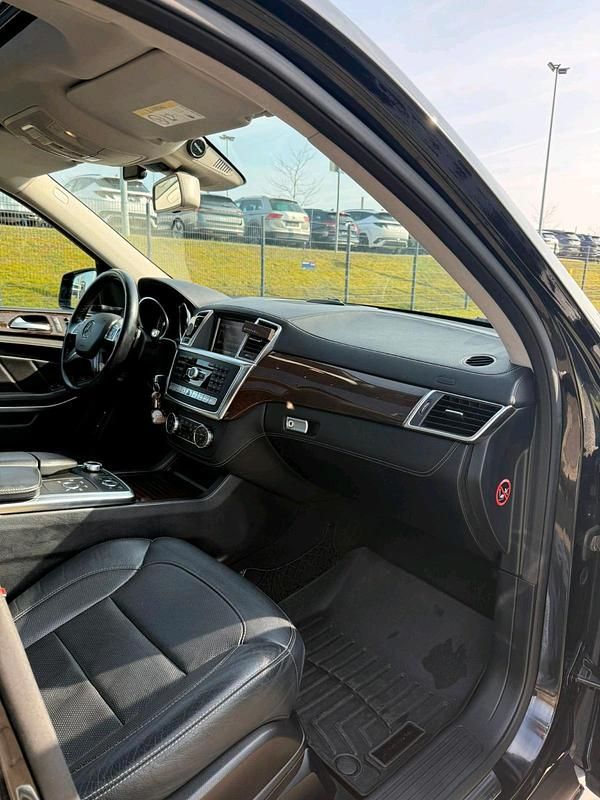 Gebraucht Mercedes GL350 258 PS (189 kW) 2015 Schwarz SUV