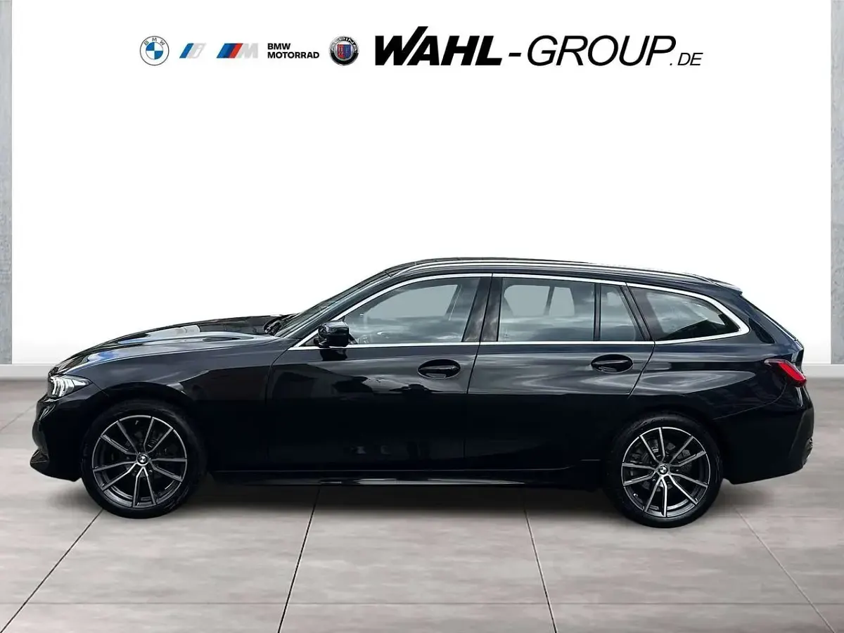 Gebraucht BMW 318 Sport Line 156 PS (114 kW) 2023 Schwarz Kombi