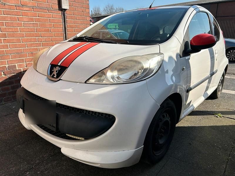 Gebraucht Peugeot 107 68 PS (50 kW) 2008 Weiß Kleinwagen
