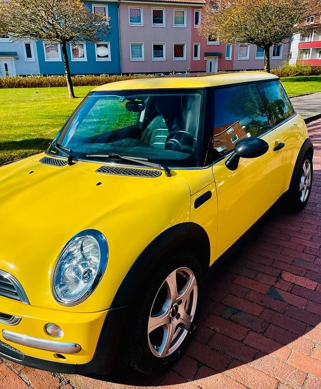 Second-hand Mini Cooper 90 CP (66 kW) 2002 Galben Hatchback