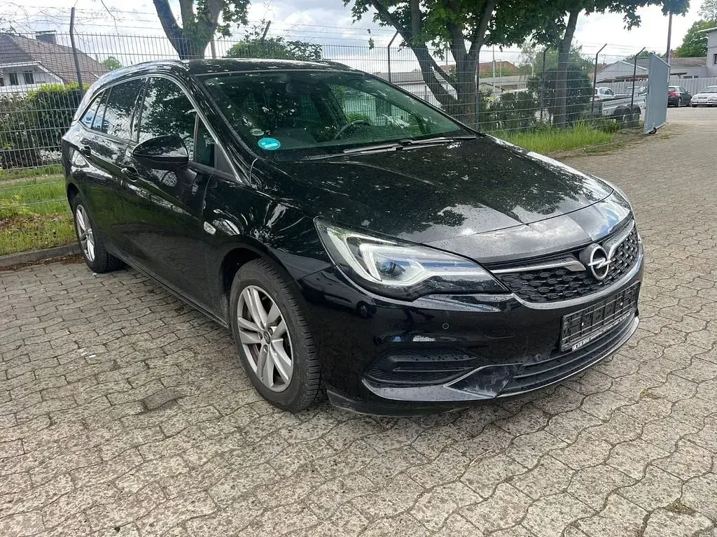 Usado Opel Astra 122 HP (89 kW) 2019 Preto Carrinha