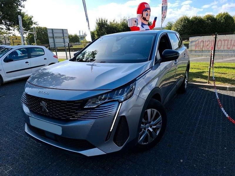 Grau Gebraucht 2022 Peugeot 5008 Van / Kleinbus | 19.754 € (Fairer Preis) - Bild 1/4
