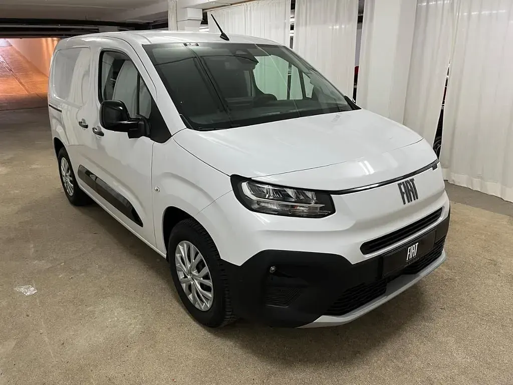 Neu Fiat Doblò 102 PS (75 kW) 2026 Weiß Van / Kleinbus