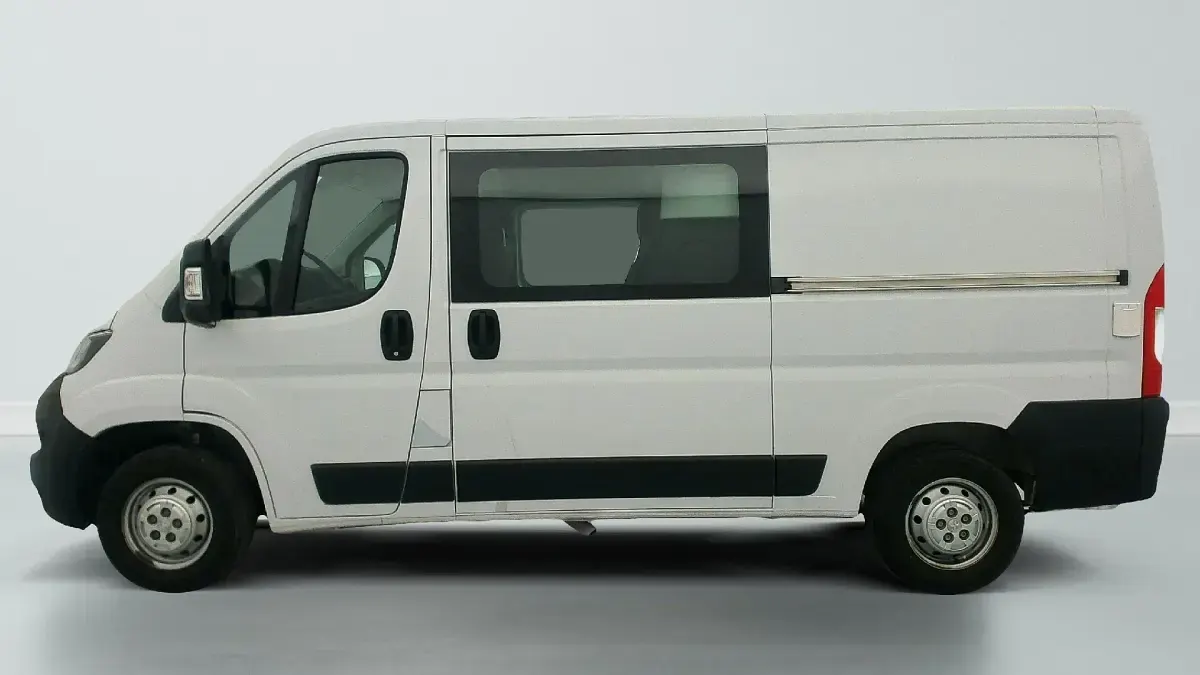 Gebraucht Peugeot Boxer S 140 PS (102 kW) 2023 (blanc icy) Van