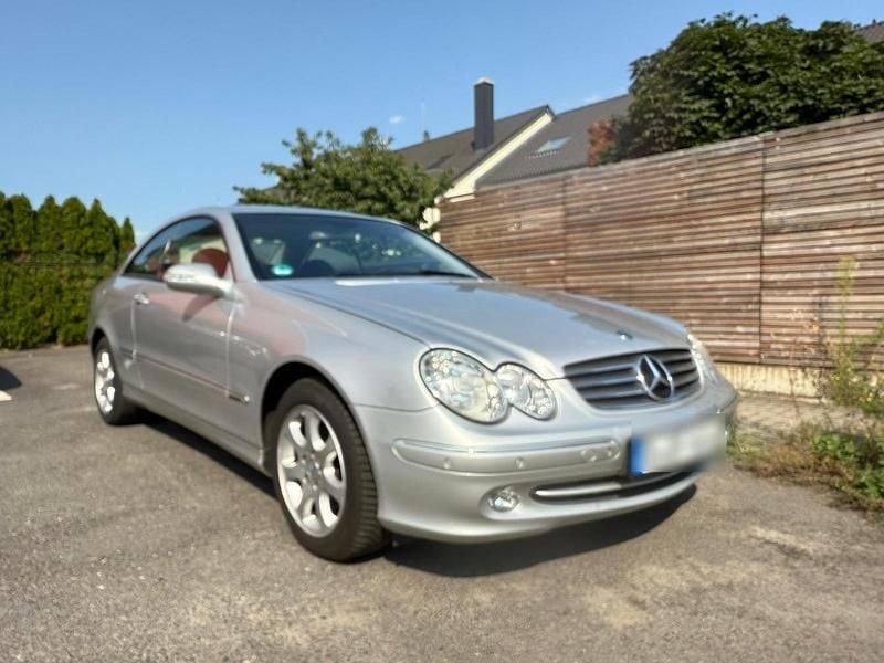 Silber Gebraucht 2005 Mercedes CLK200 Coupé | 8.800 € (Fairer Preis) - Bild 1/4