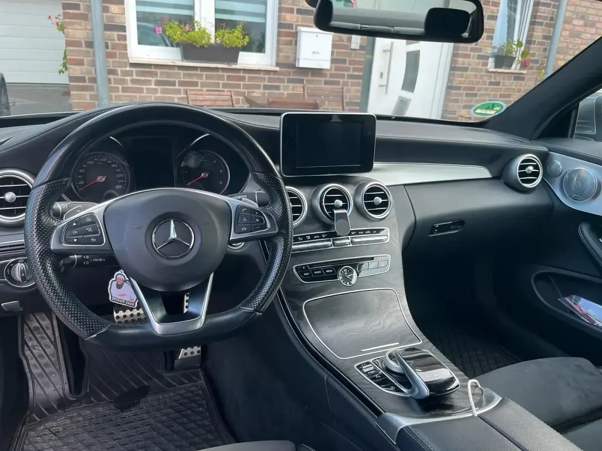 Gebraucht Mercedes C220 AMG line 170 PS (125 kW) 2017 Grau Coupé