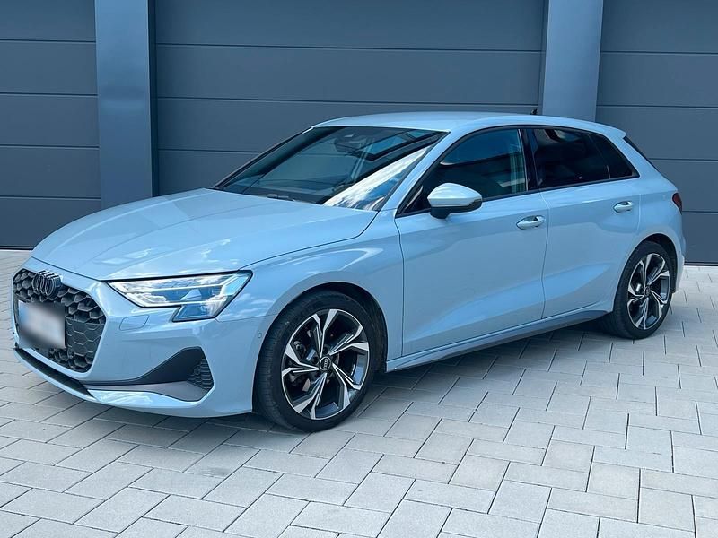 Gebraucht Audi A3 Ambiente 116 PS (85 kW) 2024 Grau Limousine