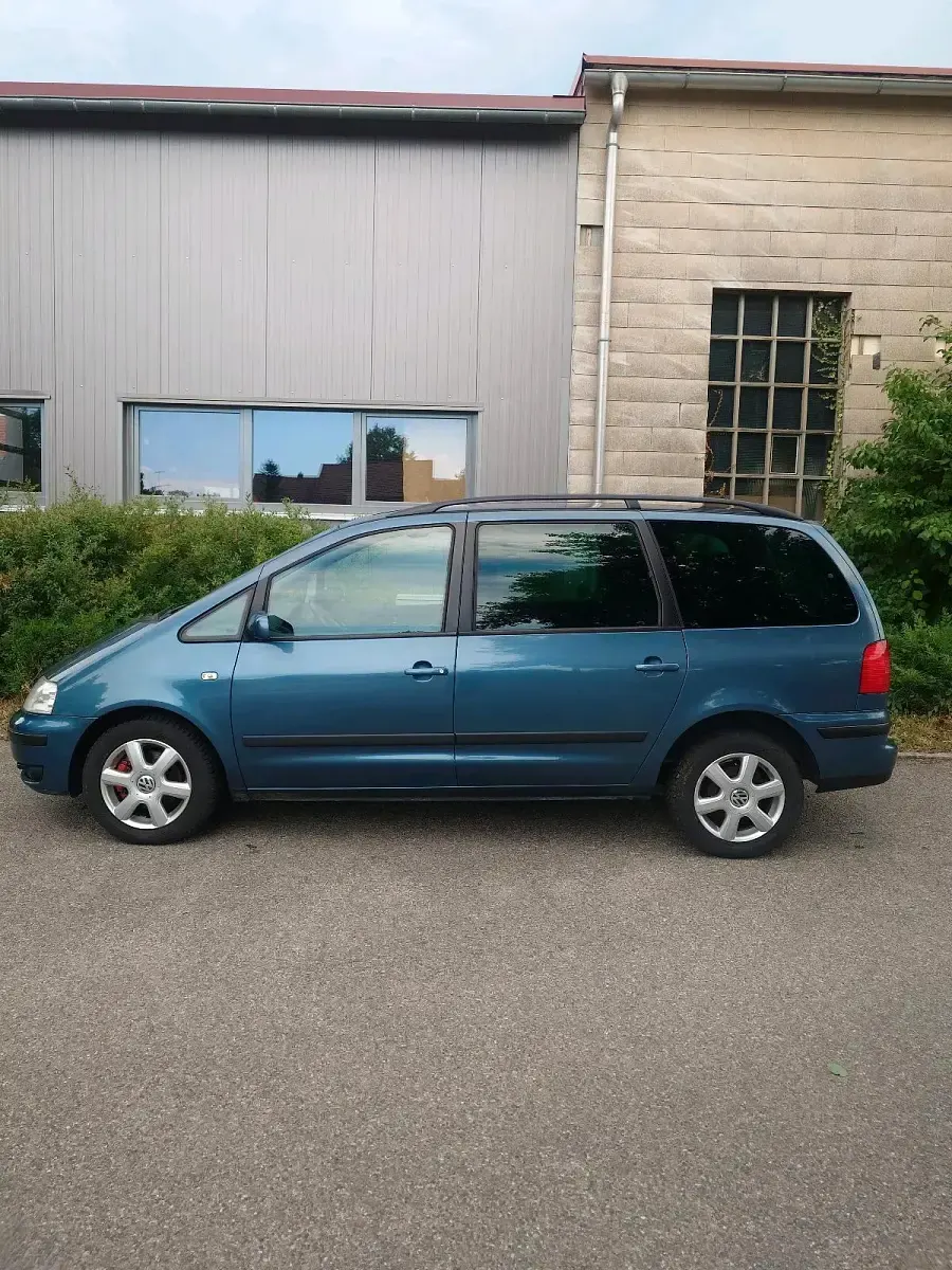 Gebraucht VW Sharan 115 PS (84 kW) 2001 Blau Van / Kleinbus
