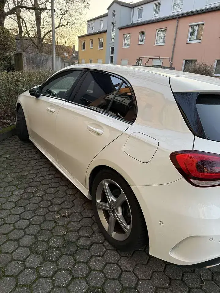 Gebraucht Mercedes A200 AMG line 163 PS (119 kW) 2022 Limousine