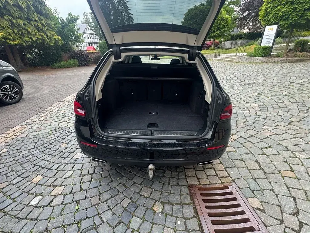 Gebraucht BMW 520 190 PS (139 kW) 2022 Schwarz Limousine