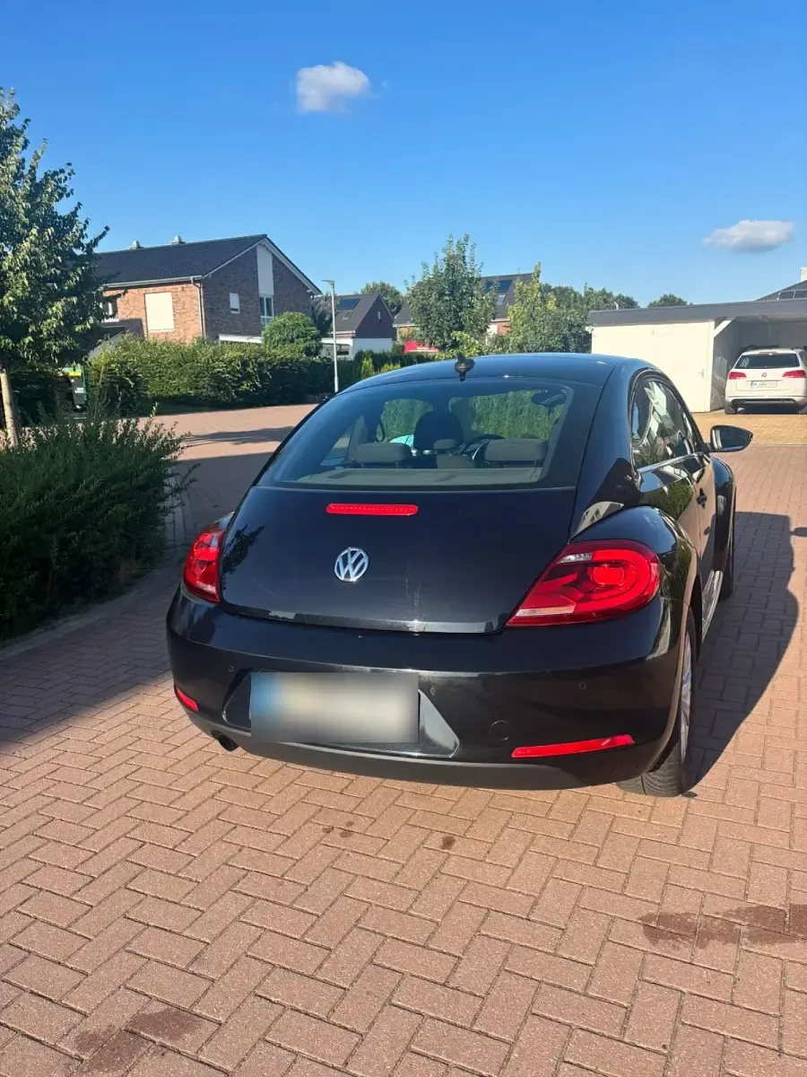 Gebraucht VW Beetle 105 PS (77 kW) 2012 Schwarz Kleinwagen