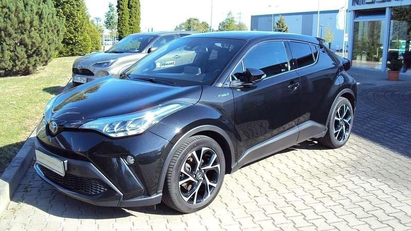Mysticschwarz Gebraucht 2021 Toyota C-HR Team SUV | 14.900 € (Superpreis) - Bild 1/4