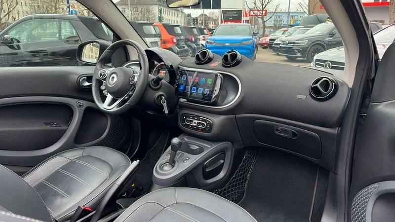 Gebraucht Smart ForTwo Cabrio 90 PS (66 kW) 2019 Schwarz Cabrio
