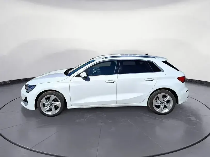 Używany Audi A3 Advanced 150 KM (110 kW) 2025 Biały Sedan/Limuzyna