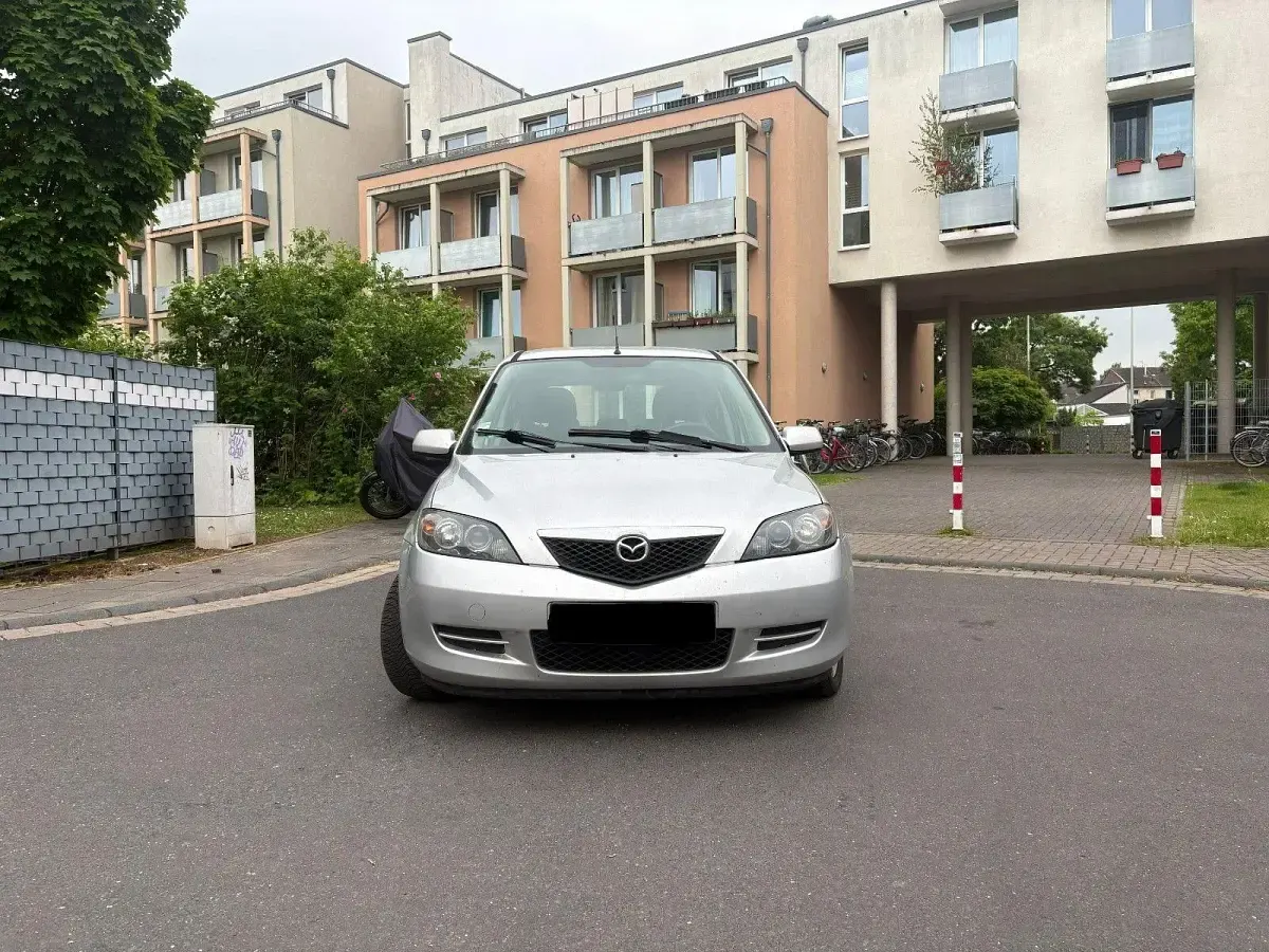 Gebraucht Mazda 2 Exclusive 80 PS (58 kW) 2007 Silber Kleinwagen