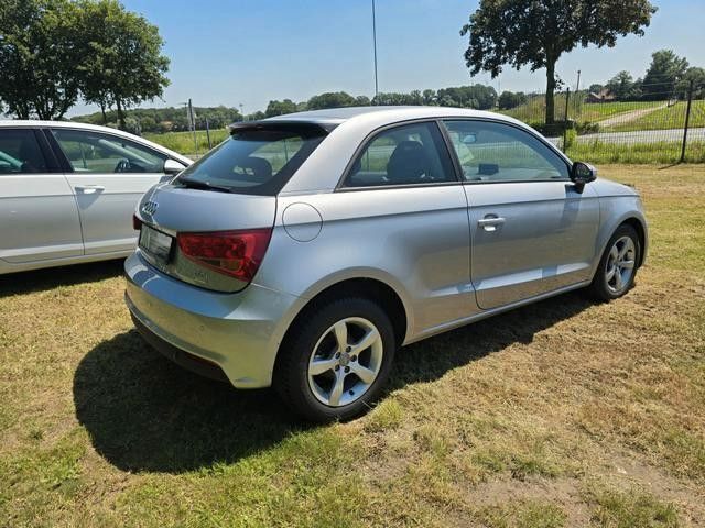 Gebraucht Audi A1 Basis 95 PS (69 kW) 2016 Silber Kleinwagen