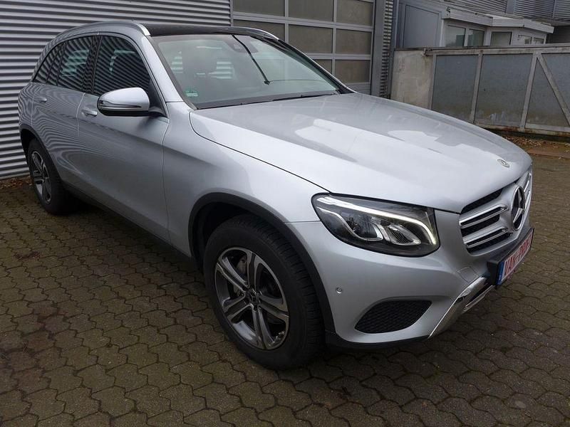 Gebraucht Mercedes GLC250 211 PS (155 kW) 2019 Silber SUV