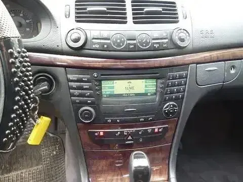 Gebraucht Mercedes E200 122 PS (89 kW) 2006 Beige Limousine