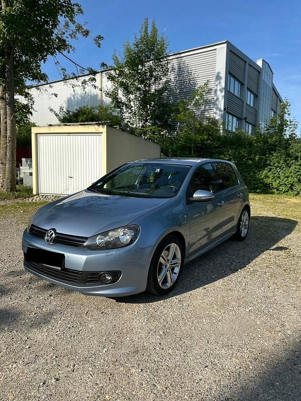 Blau Gebraucht 2010 VW Golf VI R-line Limousine | 5.950 € (Teuer) - Bild 1/4