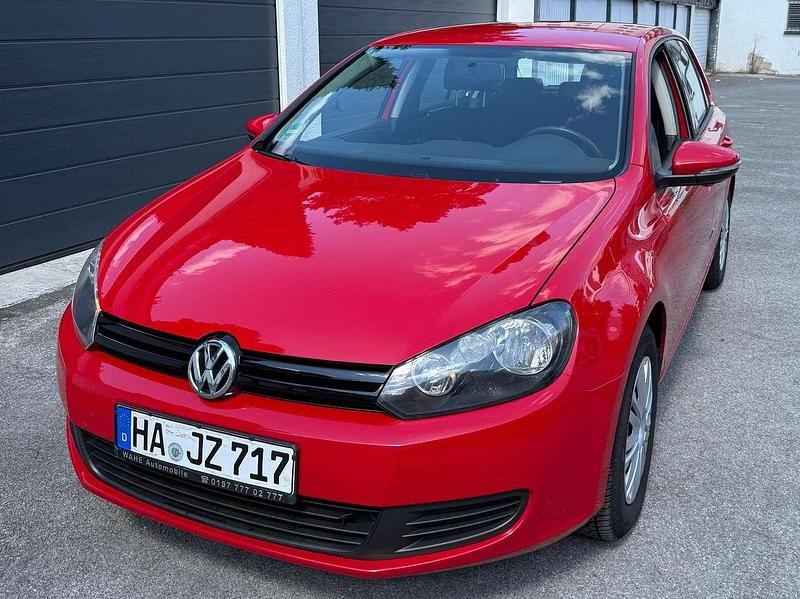 Rot Gebraucht 2011 VW Golf VI Trendline Limousine | 6.499 € (Fairer Preis) - Bild 1/4