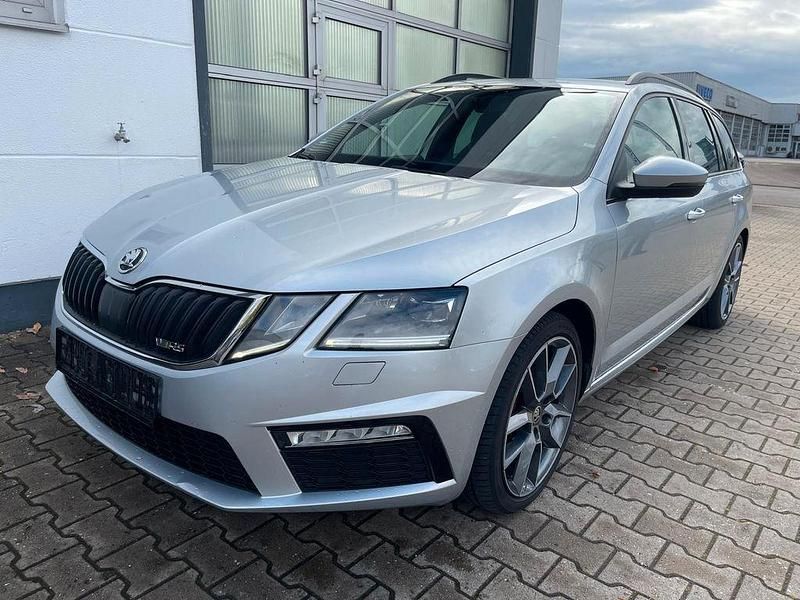 Silber Gebraucht 2017 Skoda Octavia RS Kombi | 17.850 € (Fairer Preis) - Bild 1/4