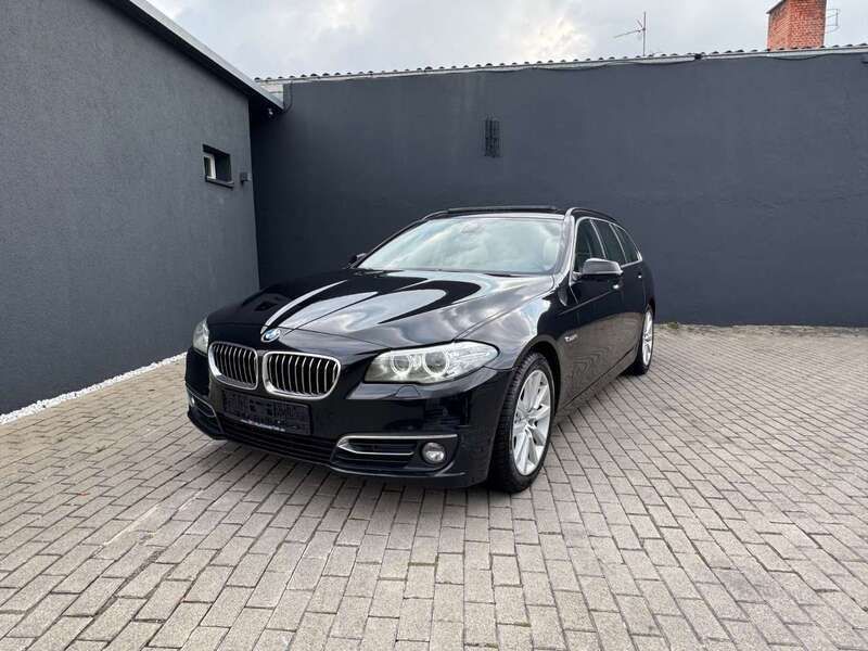 Schwarz Gebraucht 2013 BMW 520 Luxury Line Kombi | 9.990 € (Guter Preis) - Bild 1/4