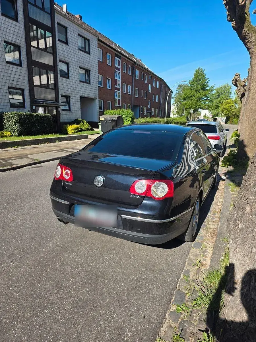 Second-hand VW Passat Individual 170 CP (125 kW) 2006 Negru Berlinǎ