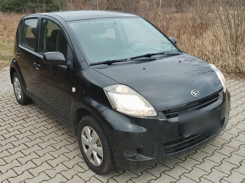 Schwarz Gebraucht 2010 Daihatsu Sirion Kleinwagen | 2.450 € (Fairer Preis) - Bild 1/4