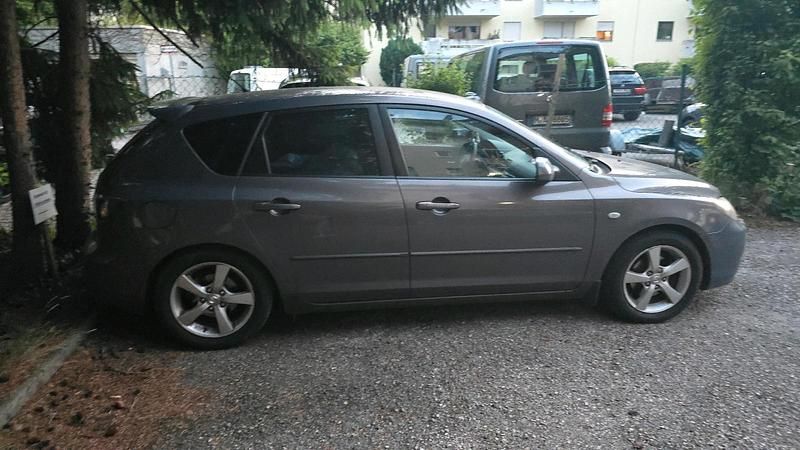 Gebraucht Mazda 3 Inclusive 105 PS (77 kW) 2009 Grün Kleinwagen