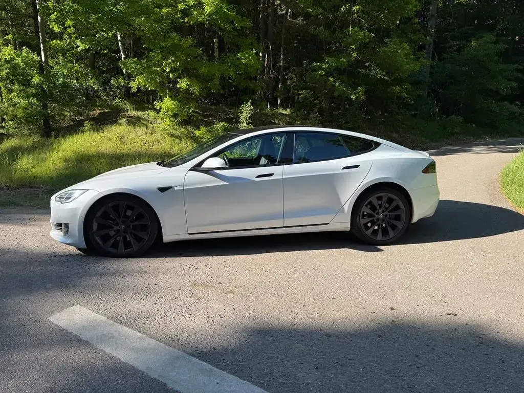 Gebraucht Tesla Model S Standard Range 397 kW (541 PS) 2019 Weiß Kleinwagen
