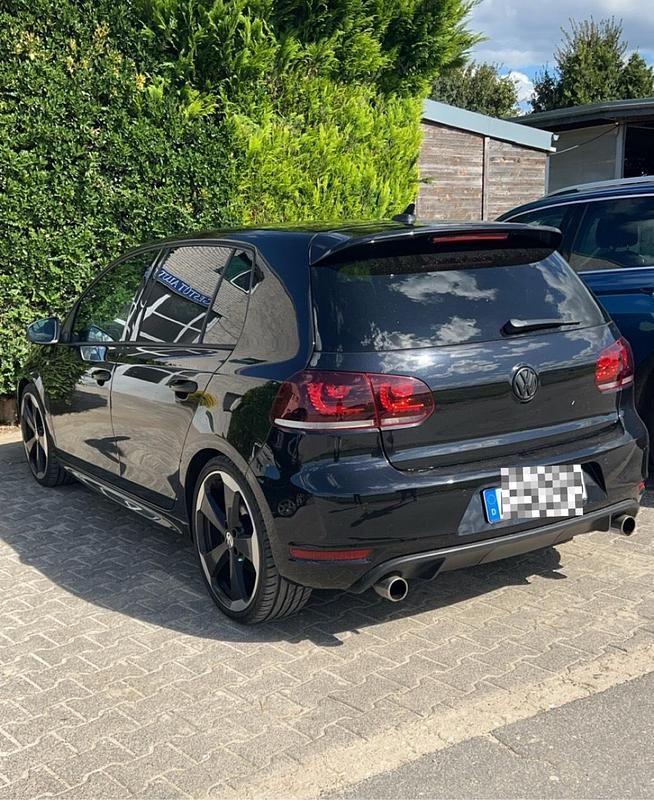 Schwarz Gebraucht 2012 VW Golf VI GTI Kleinwagen | 12.000 € (Teuer) - Bild 1/4