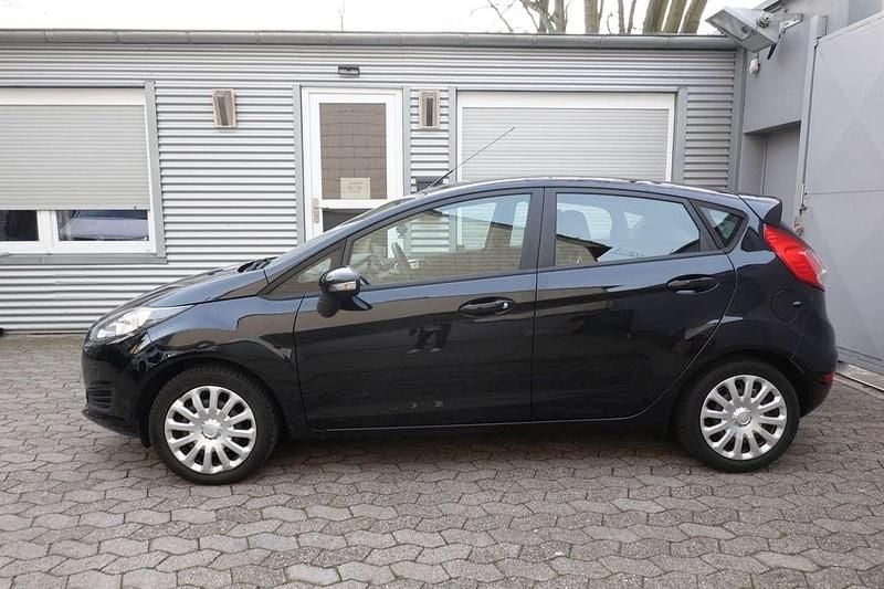 Gebraucht Ford Fiesta Trend 82 PS (60 kW) 2015 Schwarz Kleinwagen
