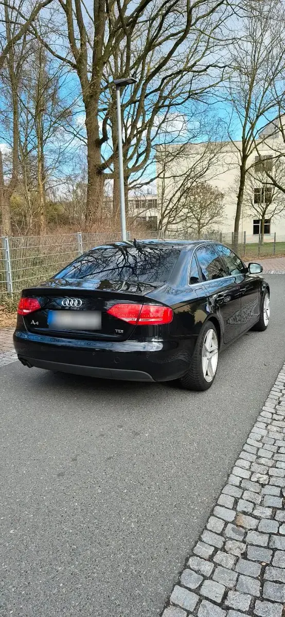 Gebraucht Audi A4 143 PS (105 kW) 2010 Schwarz Limousine