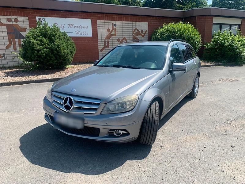 Grau Gebraucht 2010 Mercedes C220 Kombi | 3.850 € (Fairer Preis) - Bild 1/4