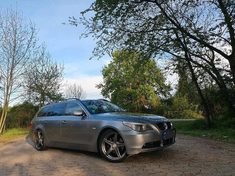 Grau Gebraucht 2006 BMW 530 Kombi | 3.500 € (Superpreis) - Bild 1/4