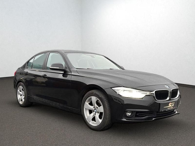Gebraucht BMW 318 Advantage 136 PS (100 kW) 2018 Schwarz Limousine