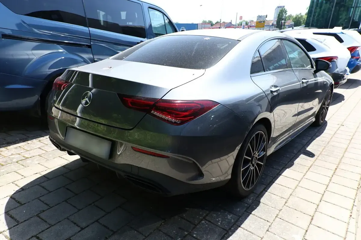 Gebraucht Mercedes CLA200 Edition 163 PS (119 kW) 2022 Grau metallic Coupé