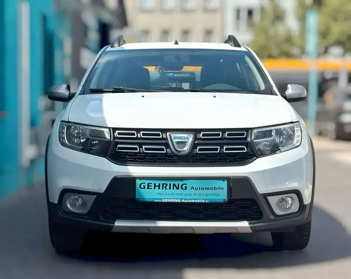 Gebraucht Dacia Sandero 90 PS (66 kW) 2017 Weiß Limousine