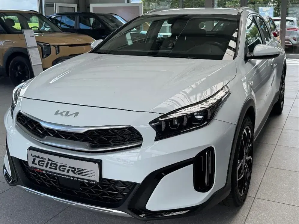 Gebraucht Kia XCeed Vision 160 PS (117 kW) 2024 Weiß SUV