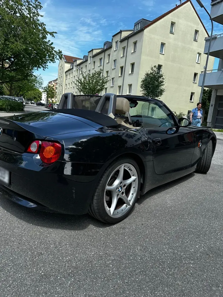 Gebraucht BMW Z4 170 PS (125 kW) 2004 Schwarz Cabrio