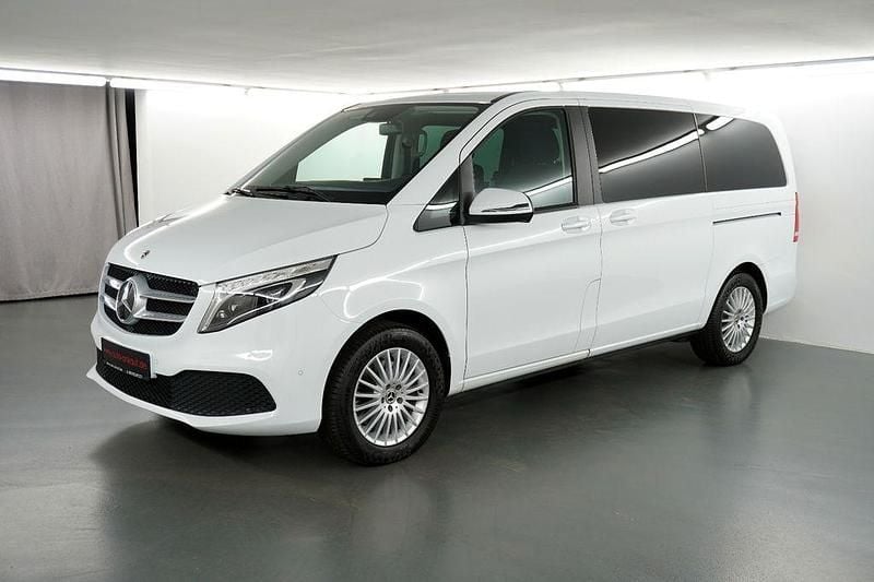 Bergkristallweiß metallic Gebraucht 2020 Mercedes V220 Edition Van / Kleinbus | 45.700 € (Guter Preis) - Bild 1/4