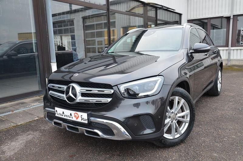 Grafitgrau metalliclack Gebraucht 2019 Mercedes GLC200 SUV | 29.890 € (Guter Preis) - Bild 1/4