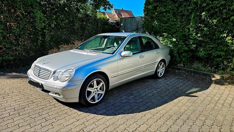 Silber Gebraucht 2002 Mercedes C180 Limousine | 3.800 € (Fairer Preis) - Bild 1/4