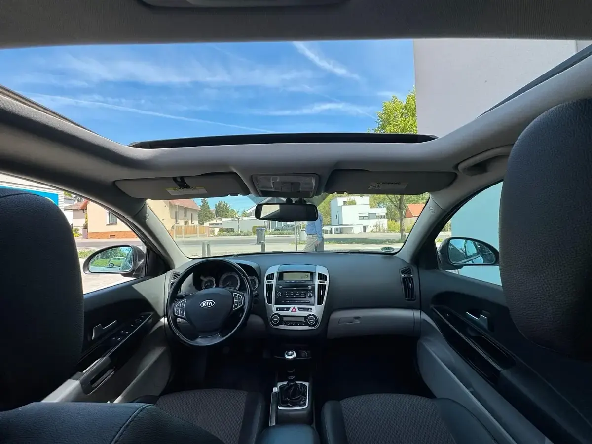 Gebraucht Kia Ceed 109 PS (80 kW) 2009 Schwarz Kleinwagen
