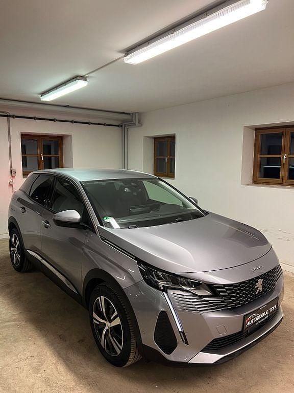 Gebraucht Peugeot 3008 Allure 131 PS (96 kW) 2021 Grau SUV