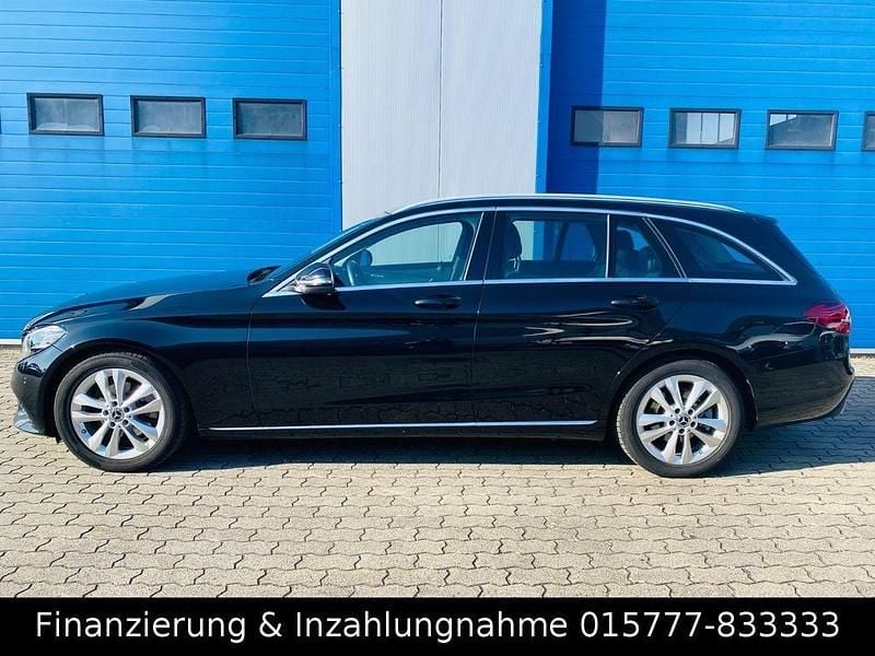 Gebraucht Mercedes C220 194 PS (142 kW) 2019 Schwarz Limousine